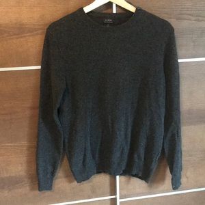 Charcoal gray crewneck 100% cashmere sweater